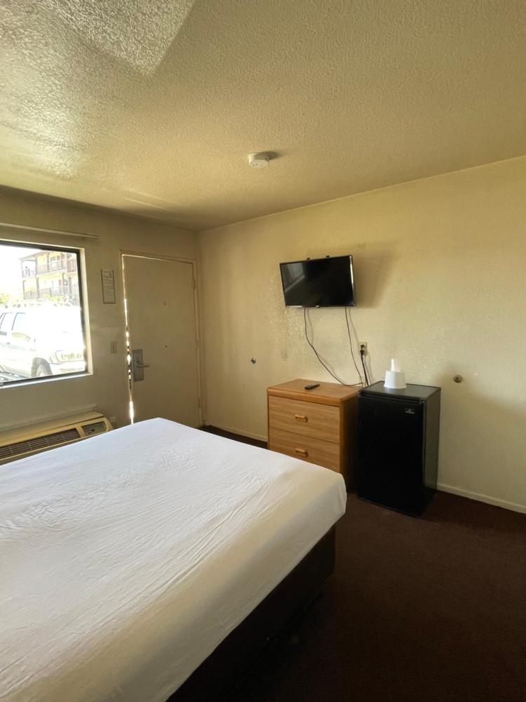 Queen Room - Disability Access interior